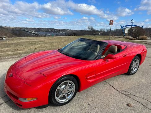 Used 2000 Chevrolet Corvette Convertible 2D w/ Memory Pkg image 10