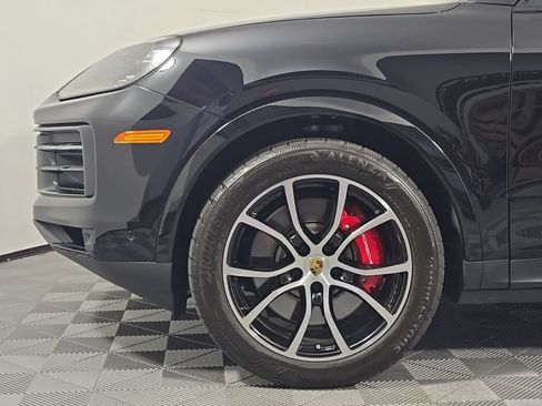 Certified 2024 Porsche Cayenne S AWD/4WD image 11