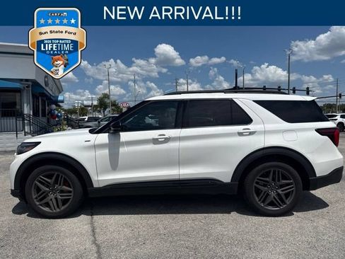 Used 2025 Ford Explorer ST-Line w/ Premium Package RWD image 1