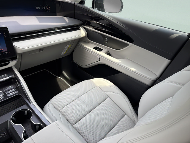New 2026 Lincoln Nautilus Premier AWD/4WD image 39