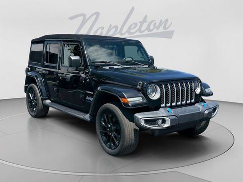 Used 2023 Jeep Wrangler Unlimited Sahara AWD/4WD image 8
