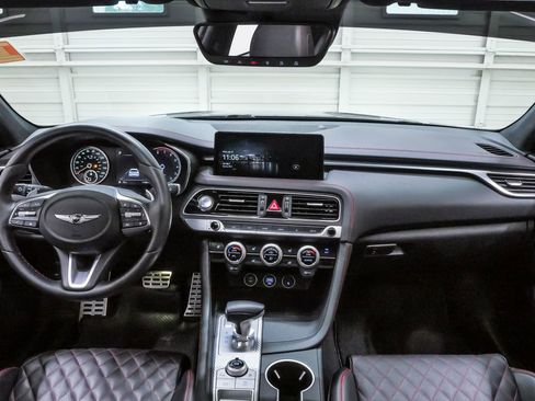 Certified 2022 Genesis G70 3.3T RWD image 16