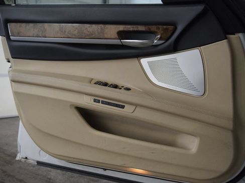 Used 2013 BMW 740Li xDrive w/ Executive Pkg AWD/4WD image 30