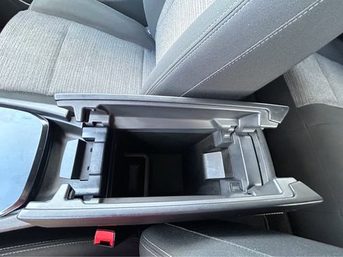 Used 2023 Nissan Rogue SV image 37