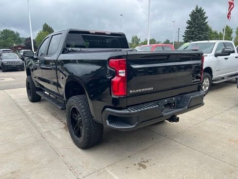 Used 2020 Chevrolet Silverado 1500 Custom w/ Custom Value Package AWD/4WD image 4