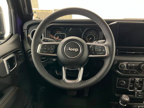 New 2026 Jeep Wrangler Unlimited Sahara w/ Whitecap Package AWD/4WD image 12