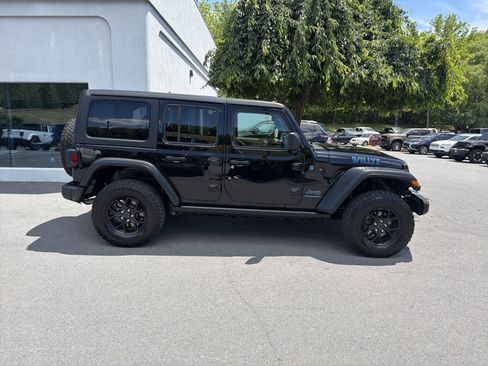 Used 2024 Jeep Wrangler Unlimited AWD/4WD image 2