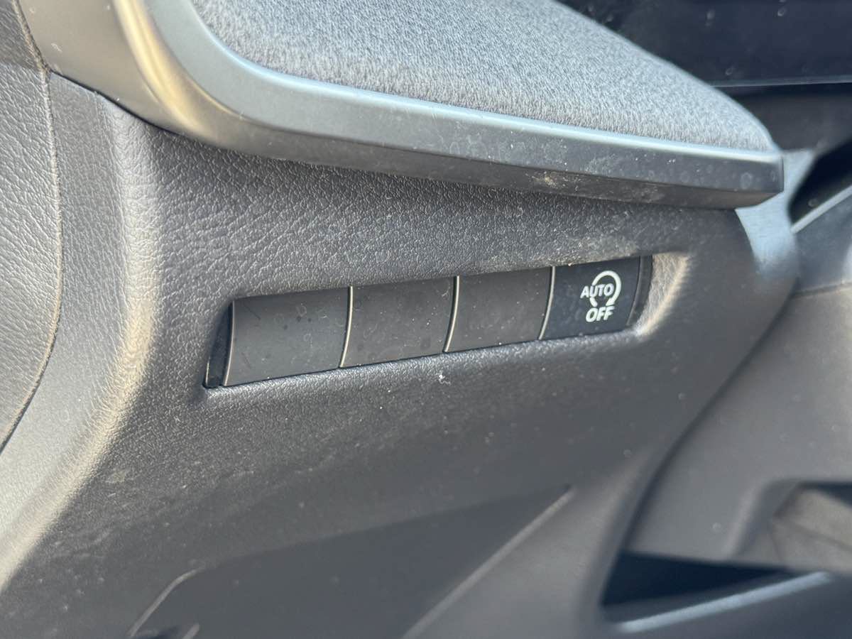 Used 2026 Nissan Kicks SV FWD image 26