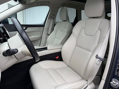 Used 2023 Volvo XC60 B5 Plus w/ Climate Package image 6