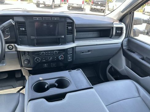 Used 2024 Ford F550 4x4 Crew Cab Super Duty image 18