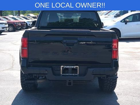 Used 2025 Toyota Tacoma TRD Sport AWD/4WD image 4