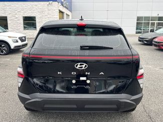 New 2026 Hyundai Kona SE video 4