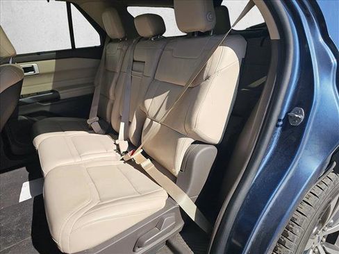 Used 2020 Ford Explorer Platinum image 8