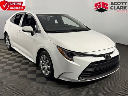 Used 2025 Toyota Corolla LE image 1
