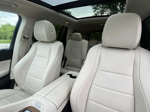 Certified 2023 Mercedes-Benz GLS 450 4MATIC image 9
