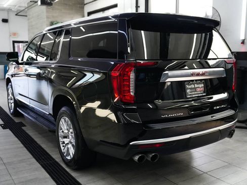 Used 2022 GMC Yukon XL Denali AWD/4WD image 6