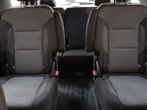 Used 2023 Chevrolet Traverse LT FWD image 39