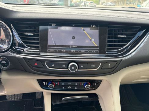 Used 2018 Buick Regal Essence w/ Driver Confidence Package #1 FWD image 11