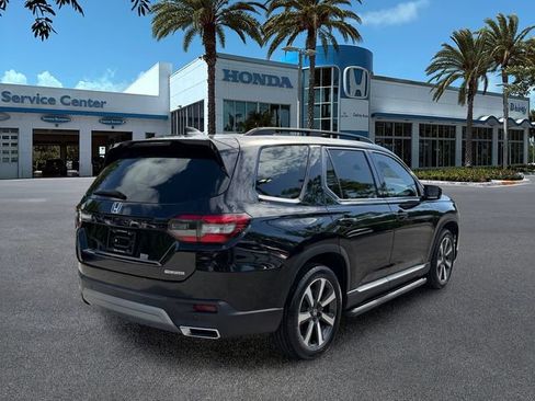 Certified 2024 Honda Pilot Touring image 8