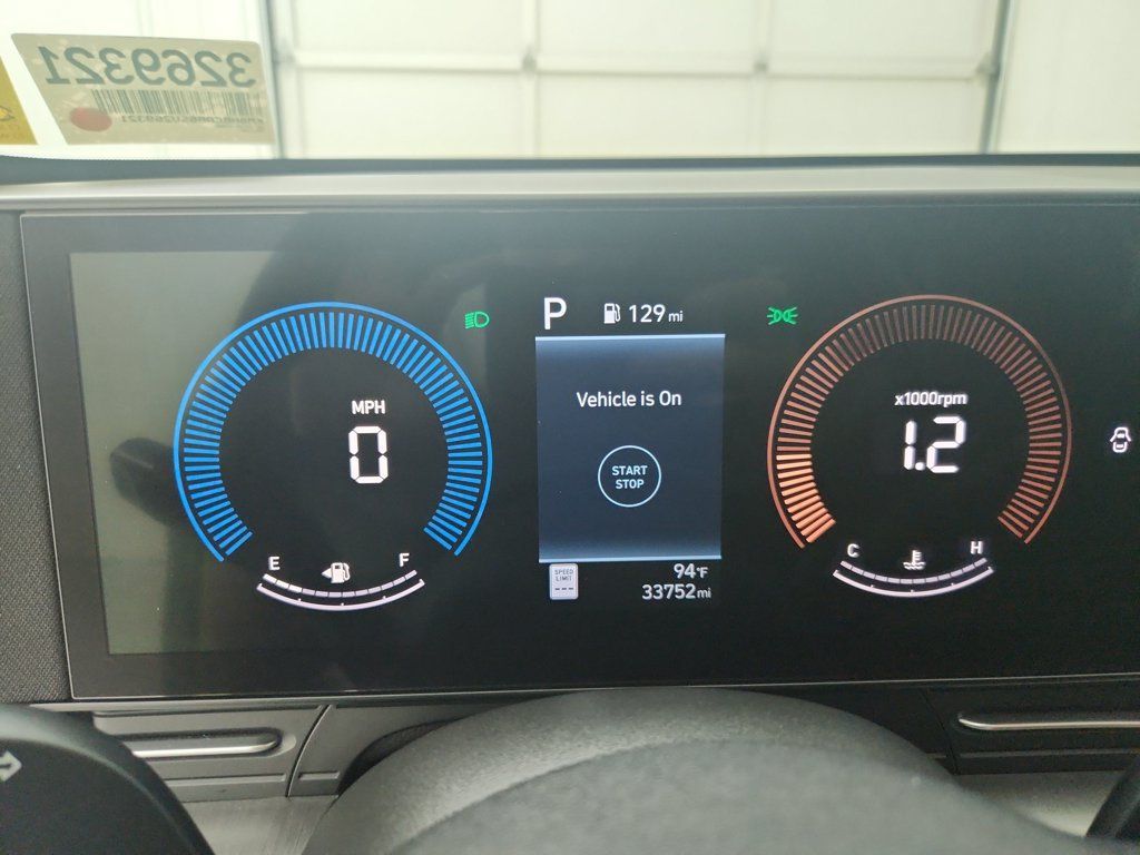 Used 2025 Hyundai Kona SEL AWD/4WD image 25