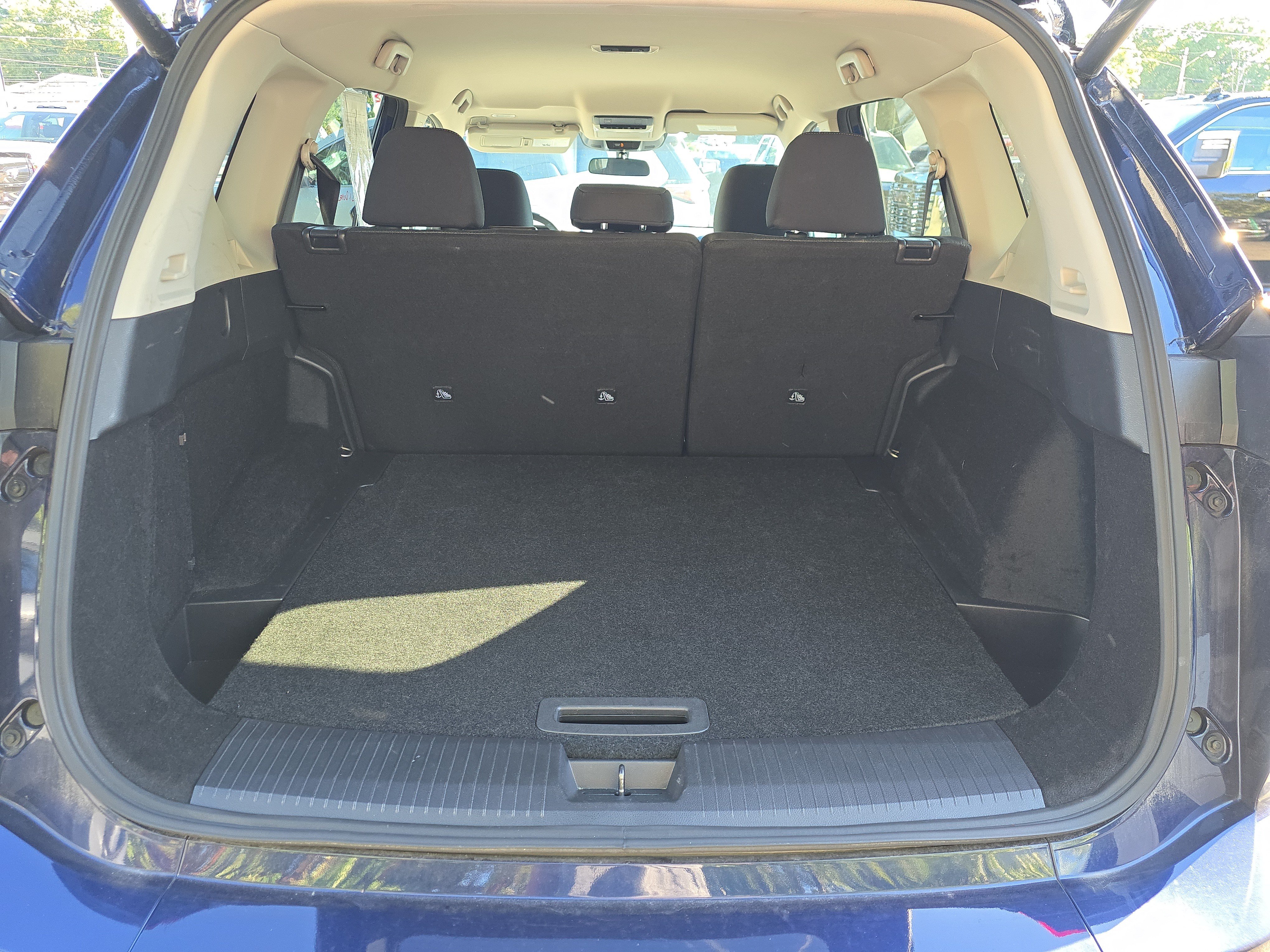 Used 2026 Nissan Rogue SV AWD/4WD image 5