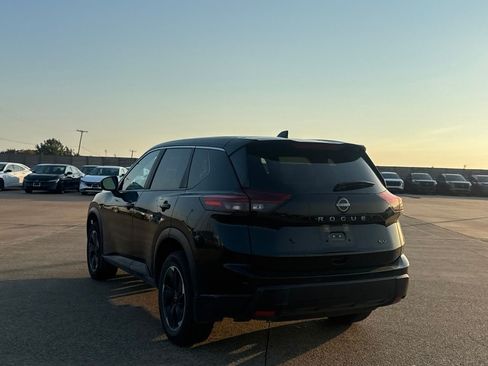 Certified 2024 Nissan Rogue SV FWD image 17