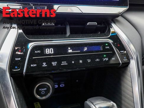 Used 2023 Toyota Venza Nightshade AWD/4WD image 19