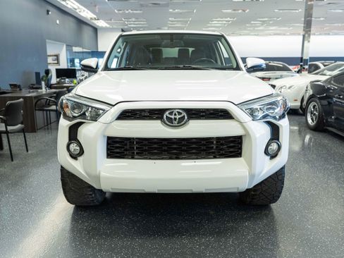 Used 2018 Toyota 4Runner SR5 Premium AWD/4WD image 2
