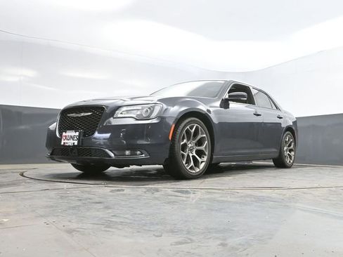 Used 2018 Chrysler 300 S w/ 300S Premium Group image 39