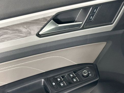 Certified 2021 Volkswagen Atlas Cross Sport SE image 16