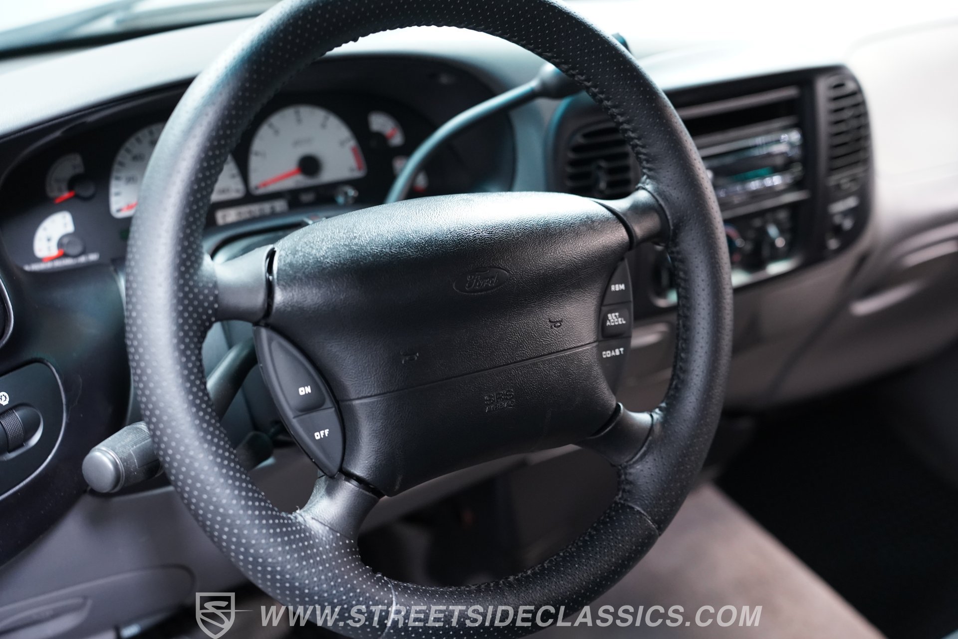 Used 2002 Ford F150 Lightning RWD image 31