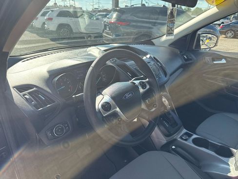 Used 2015 Ford Escape SE FWD image 8