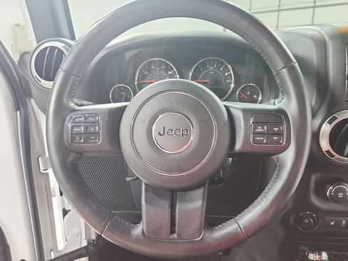 Used 2016 Jeep Wrangler Sahara w/ Connectivity Group AWD/4WD image 22