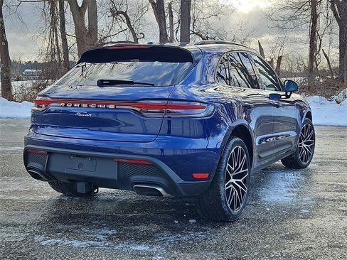 Certified 2025 Porsche Macan image 7