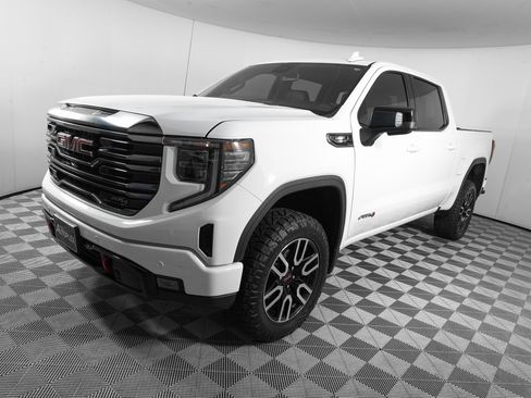 Used 2023 GMC Sierra 1500 AT4 w/ AT4 Premium Package image 9