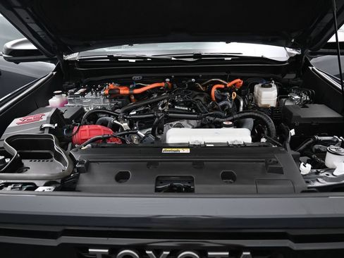 Certified 2025 Toyota Tacoma TRD Pro AWD/4WD image 37