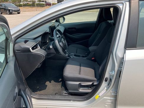 Used 2025 Toyota Corolla LE FWD image 7