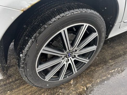 Used 2016 Volvo XC60 T6 w/ Proximity Package image 39