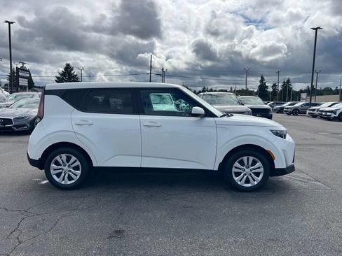 Certified 2024 Kia Soul LX FWD image 6
