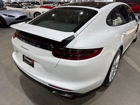 Used 2017 Porsche Panamera image 44