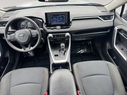 Used 2022 Toyota RAV4 LE AWD/4WD image 10