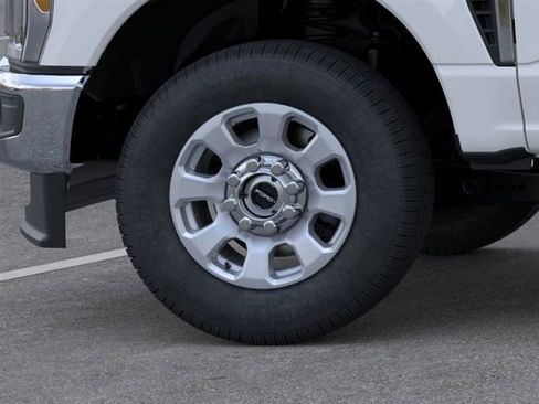 New 2025 Ford F250 XLT image 19
