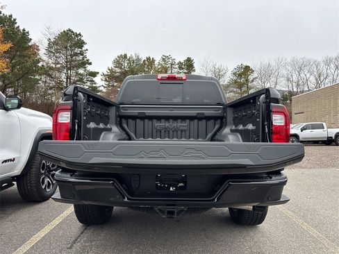 New 2026 GMC Canyon Denali w/ LPO, Denali Black Edition image 4