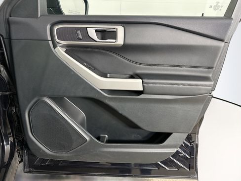Used 2024 Ford Explorer XLT w/ Equipment Group 202A image 32