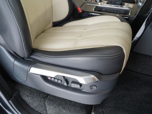 Used 2011 Land Rover Range Rover Autobiography image 30