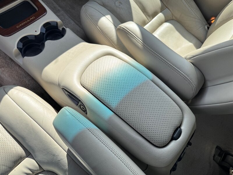Used 2000 Cadillac Escalade 4WD image 20
