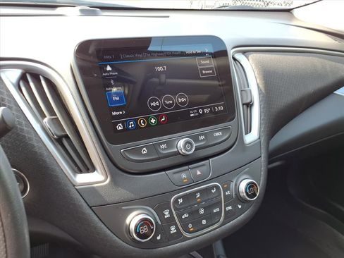 Used 2025 Chevrolet Malibu LT image 7