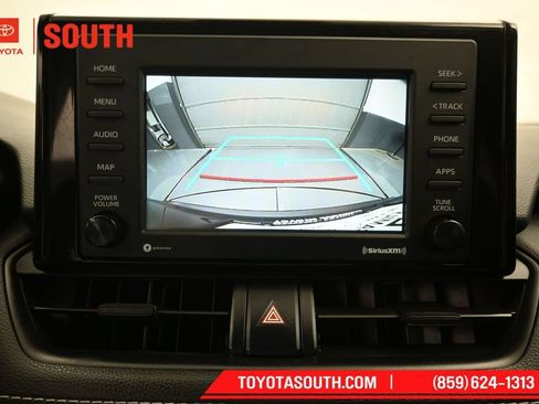 Used 2021 Toyota RAV4 LE AWD/4WD image 17
