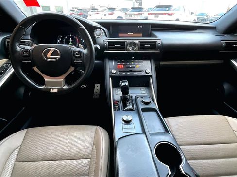 Used 2018 Lexus IS 300 F Sport w/ F Sport Package image 15