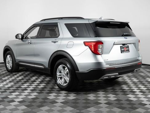 Used 2020 Ford Explorer XLT w/ Equipment Group 202A image 4